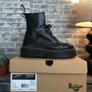 COPY - Dr. Martens Jadon Platform 8-Eye Boot